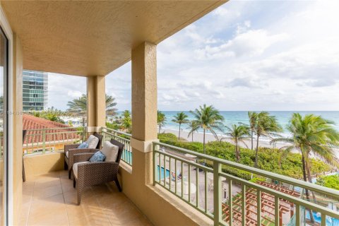 Condominio en venta en Hallandale Beach, Florida, 3 dormitorios, 137.5 m2 № 1836450 - foto 9