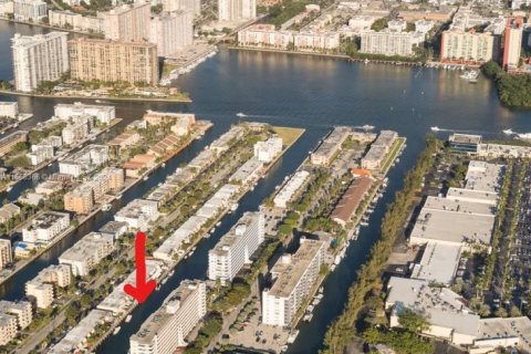 Copropriété à vendre à North Miami Beach, Floride: 1 chambre, 76.92 m2 № 1867411 - photo 21