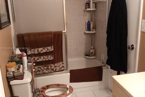 Copropriété à vendre à North Miami Beach, Floride: 1 chambre, 76.92 m2 № 1867411 - photo 20