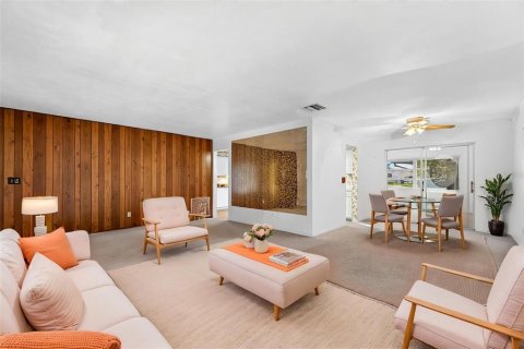 Villa ou maison à vendre à Seminole, Floride: 2 chambres, 153.2 m2 № 2436725 - photo 4
