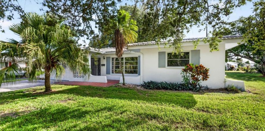 Villa ou maison à Seminole, Floride 2 chambres, 153.2 m2 № 2436725