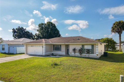 House in Kissimmee, Florida 3 bedrooms, 133.5 sq.m. № 1865947 - photo 2