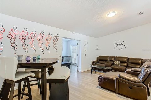 House in Kissimmee, Florida 3 bedrooms, 133.5 sq.m. № 1865947 - photo 13