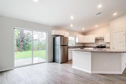 Casa en venta en Port Charlotte, Florida, 4 dormitorios, 150.22 m2 № 1910803 - foto 10