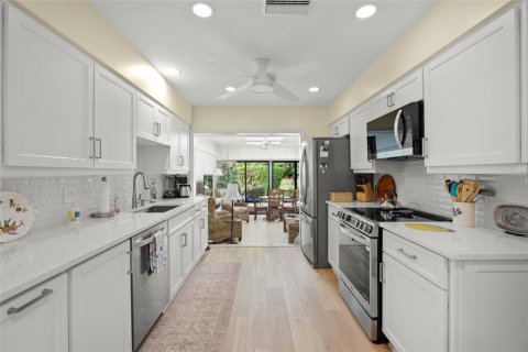 Villa ou maison à vendre à Sarasota, Floride: 3 chambres, 155.98 m2 № 2202594 - photo 16