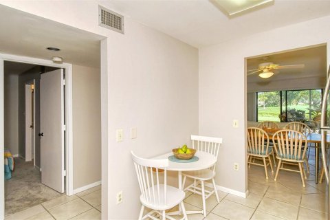 Condo in Sarasota, Florida, 2 bedrooms  № 214300 - photo 30