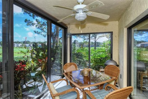 Condo in Sarasota, Florida, 2 bedrooms  № 214300 - photo 9