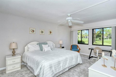Condo in Sarasota, Florida, 2 bedrooms  № 214300 - photo 18