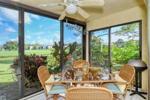 Condo in Sarasota, Florida, 2 bedrooms  № 214300 - photo 8