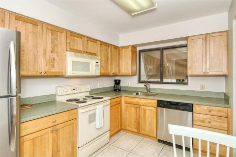 Condo in Sarasota, Florida, 2 bedrooms  № 214300 - photo 29