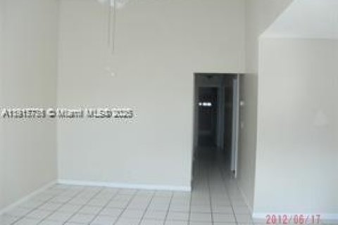 House in Wellington, Florida 3 bedrooms, 90.39 sq.m. № 2059711 - photo 3
