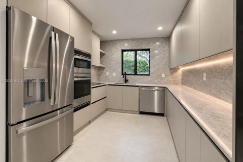 Villa ou maison à vendre à Miami Shores, Floride: 3 chambres, 140.1 m2 № 2335165 - photo 5