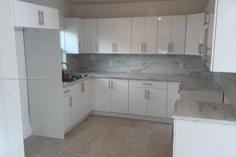 Купить виллу или дом в Майами, Флорида 4 спальни, 124.67м2, № 2037959 - фото 7