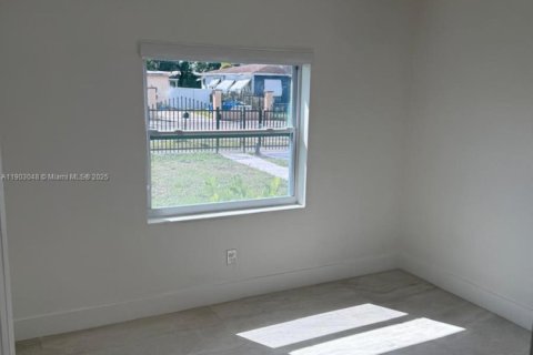 Купить виллу или дом в Майами, Флорида 4 спальни, 124.67м2, № 2037959 - фото 9