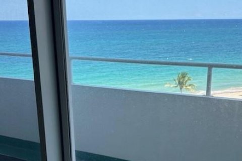Condominio en venta en Lauderdale-by-the-Sea, Florida, 1 dormitorio, 61.32 m2 № 1224495 - foto 1