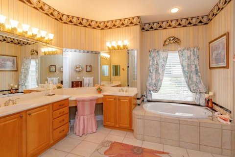 House in Sanford, Florida 4 bedrooms, 300.63 sq.m. № 1849606 - photo 15