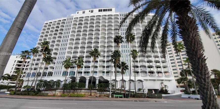 Condo in Miami Beach, Florida, 3 bedrooms № 1936759