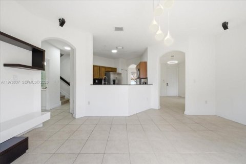 Touwnhouse à vendre à Doral, Floride: 4 chambres, 211.54 m2 № 2043539 - photo 10