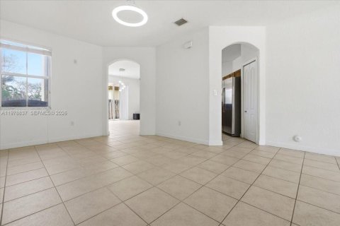 Touwnhouse à vendre à Doral, Floride: 4 chambres, 211.54 m2 № 2043539 - photo 5