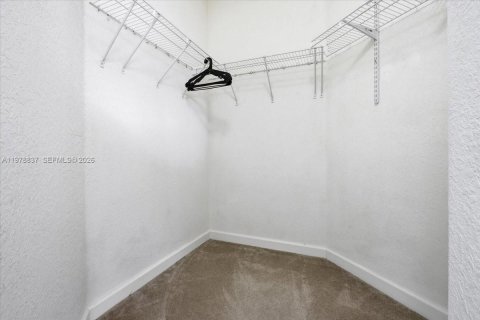 Touwnhouse à vendre à Doral, Floride: 4 chambres, 211.54 m2 № 2043539 - photo 18