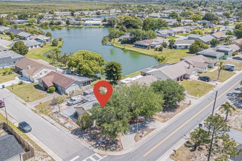 House in Holiday, Florida 2 bedrooms, 94.39 sq.m. № 1532966 - photo 13