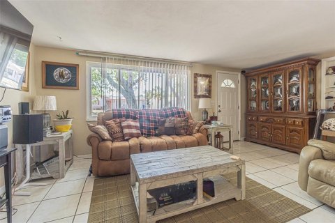 House in Holiday, Florida 2 bedrooms, 94.39 sq.m. № 1532966 - photo 4