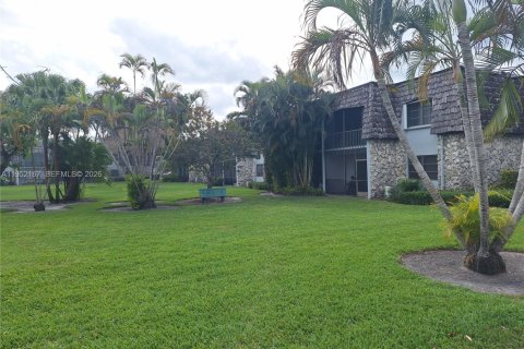 Купить кондоминиум в Окленд-Парк, Флорида 2 спальни, 97.55м2, № 2007419 - фото 11