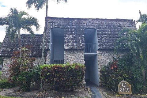 Купить кондоминиум в Окленд-Парк, Флорида 2 спальни, 97.55м2, № 2007419 - фото 10