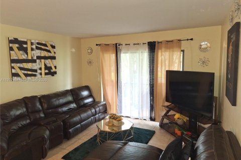 Купить кондоминиум в Окленд-Парк, Флорида 2 спальни, 97.55м2, № 2007419 - фото 6