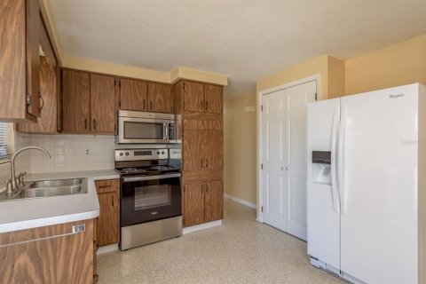 House in Holiday, Florida 2 bedrooms, 80.27 sq.m. № 1910239 - photo 7