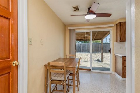 House in Holiday, Florida 2 bedrooms, 80.27 sq.m. № 1910239 - photo 5