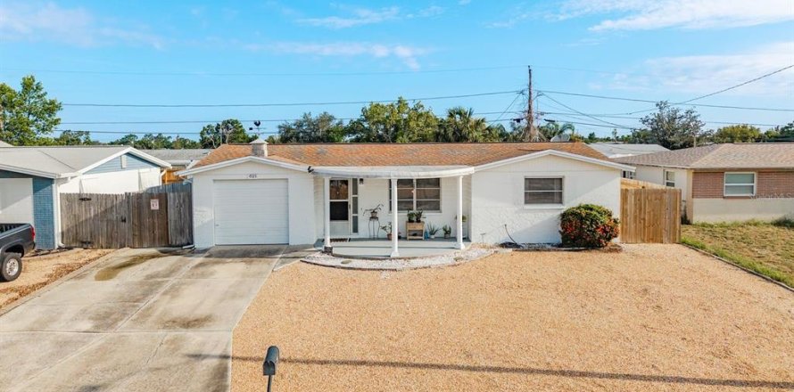 House in Holiday, Florida 2 bedrooms, 80.27 sq.m. № 1910239