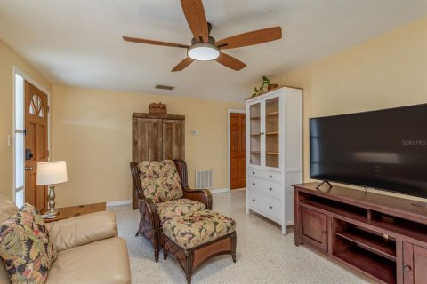 House in Holiday, Florida 2 bedrooms, 80.27 sq.m. № 1910239 - photo 4