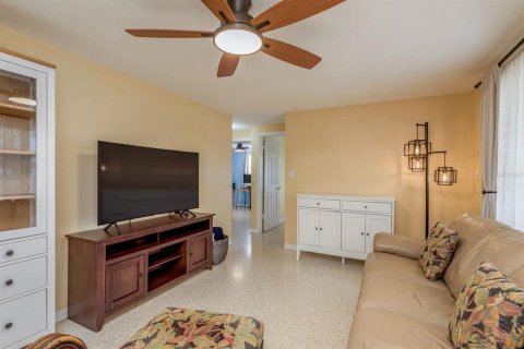 House in Holiday, Florida 2 bedrooms, 80.27 sq.m. № 1910239 - photo 3