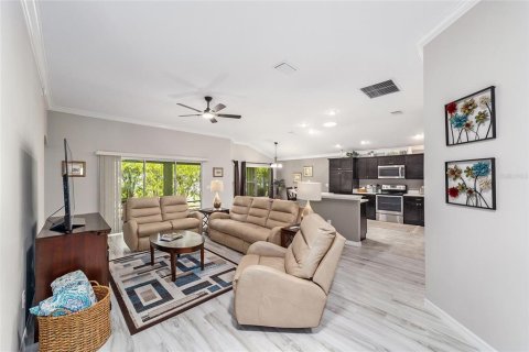 Casa en venta en The Villages, Florida, 3 dormitorios, 169.73 m2 № 1866525 - foto 4