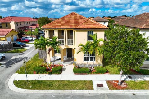 Casa en venta en Homestead, Florida, 4 dormitorios, 239.22 m2 № 1936196 - foto 1
