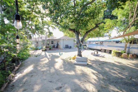 Casa en venta en Miami, Florida, 2 dormitorios, 116.87 m2 № 2015757 - foto 28