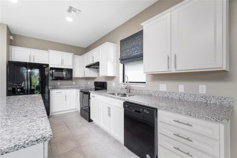 House in North Port, Florida 2 bedrooms, 155.05 sq.m. № 1810153 - photo 12
