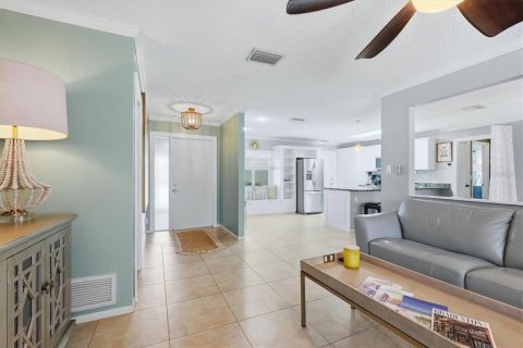 House in Sarasota, Florida 3 bedrooms, 158.21 sq.m. № 2229666 - photo 4