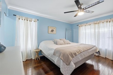 House in Sarasota, Florida 3 bedrooms, 158.21 sq.m. № 2229666 - photo 15