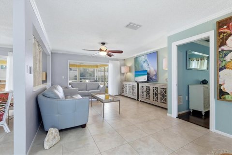 House in Sarasota, Florida 3 bedrooms, 158.21 sq.m. № 2229666 - photo 9