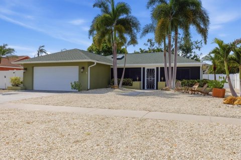 House in Sarasota, Florida 3 bedrooms, 158.21 sq.m. № 2229666