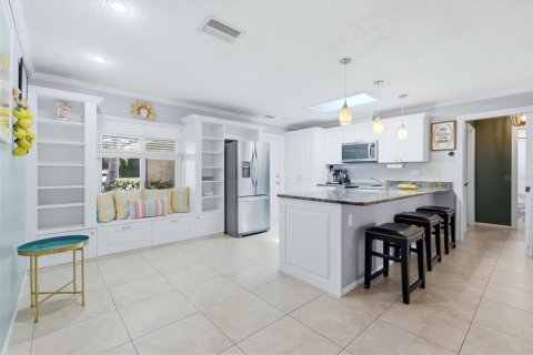 House in Sarasota, Florida 3 bedrooms, 158.21 sq.m. № 2229666 - photo 6