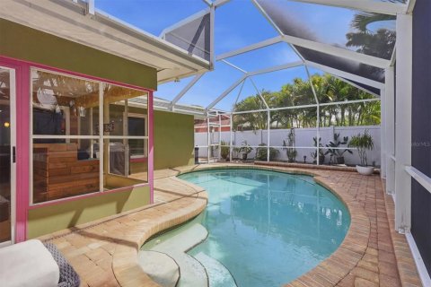 House in Sarasota, Florida 3 bedrooms, 158.21 sq.m. № 2229666 - photo 23