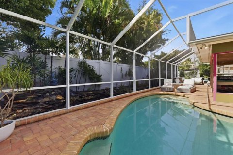 House in Sarasota, Florida 3 bedrooms, 158.21 sq.m. № 2229666 - photo 25