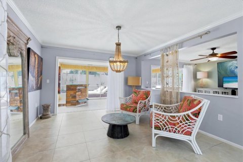 House in Sarasota, Florida 3 bedrooms, 158.21 sq.m. № 2229666 - photo 12