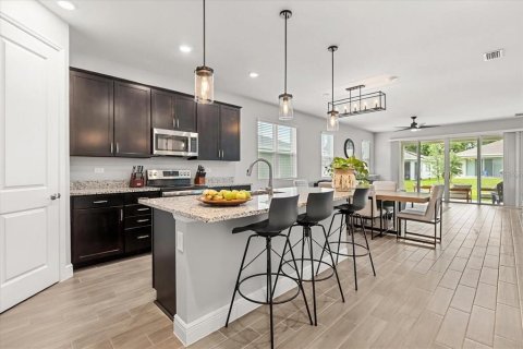 Villa ou maison à louer à DeLand, Floride: 4 chambres, 178.47 m2 № 2299779 - photo 5