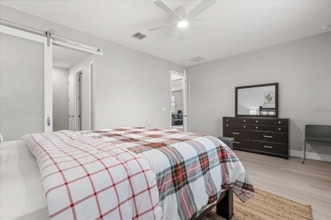 Villa ou maison à louer à DeLand, Floride: 4 chambres, 178.47 m2 № 2299779 - photo 11