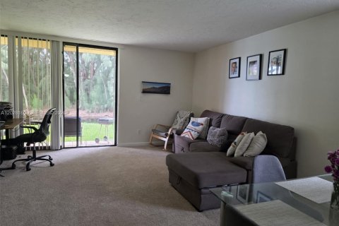 Copropriété à vendre à Plantation, Floride: 1 chambre, 75.72 m2 № 2146488 - photo 2