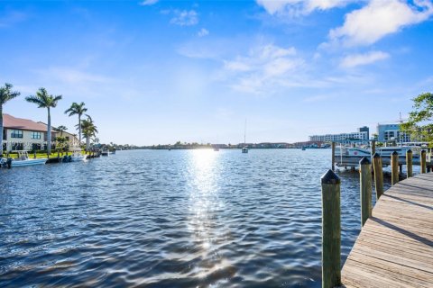 Купить кондоминиум в Кейп-Корал, Флорида 2 спальни, 139.73м2, № 1983042 - фото 2